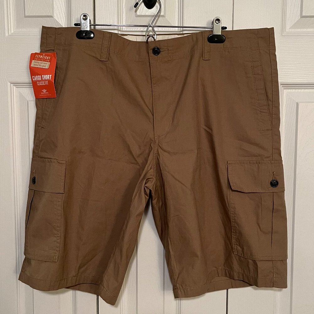 NWT Dockers Classic Fit Cargo Shorts